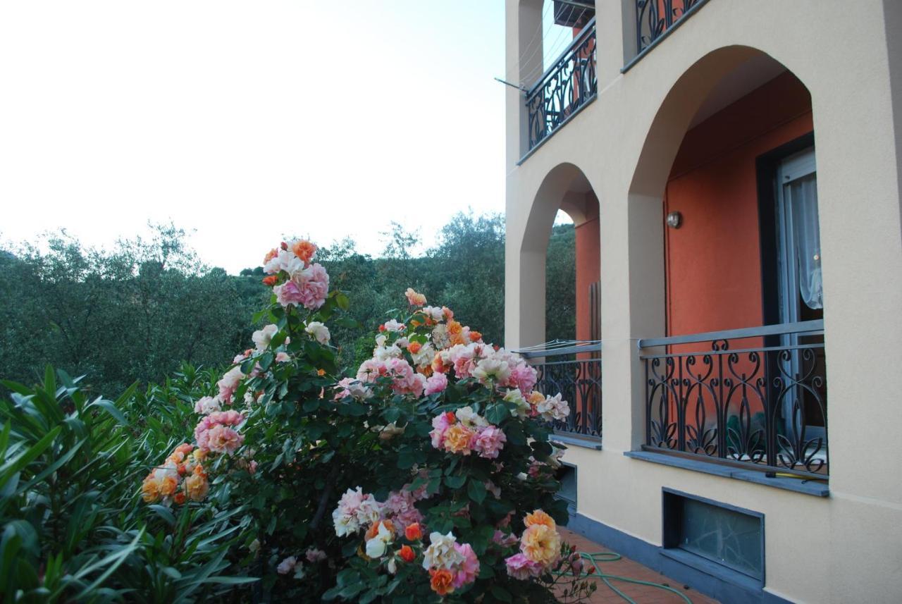 Apartamento Guardando Il Castello Finale Ligure Exterior foto